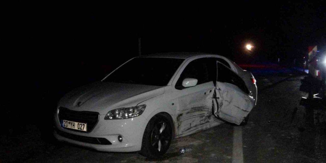 Uşak’ta İki Otomobil Çarpıştı: 2 Yaralı