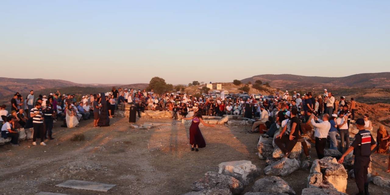 20 Asırlık Tapınakta Gün Batımı Konseri Düzenlendi