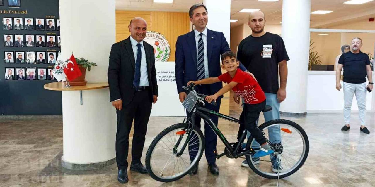 6 Yaşındaki Yiğit, Bisikletine Kavuştu