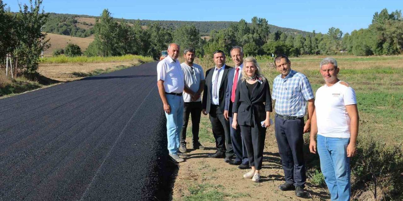 Köy Yollarında Yenileme Ve Asfaltlama Çalışmaları Devam Ediyor