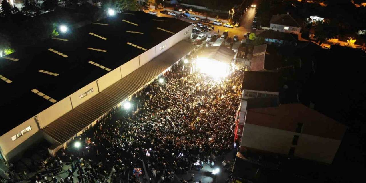 Beylikovalılar Konserlerle Eğlence Dolu Bir Akşam Yaşadı