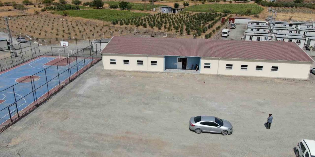 Evlat Acısını Yüreğine Gömüp Görevine Döndü