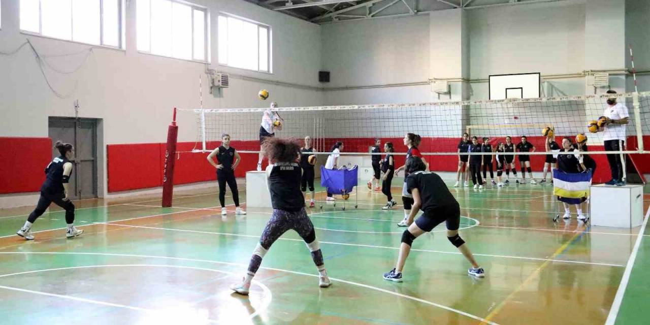 Van’ın Kızları Yeni Sezon İçin File Başına Geçti