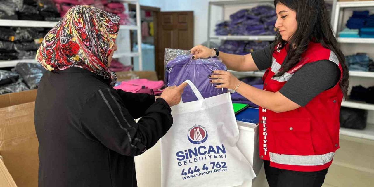 Sincan Belediyesi Bin Öğrenciye Kırtasiye Malzemesi Dağıttı