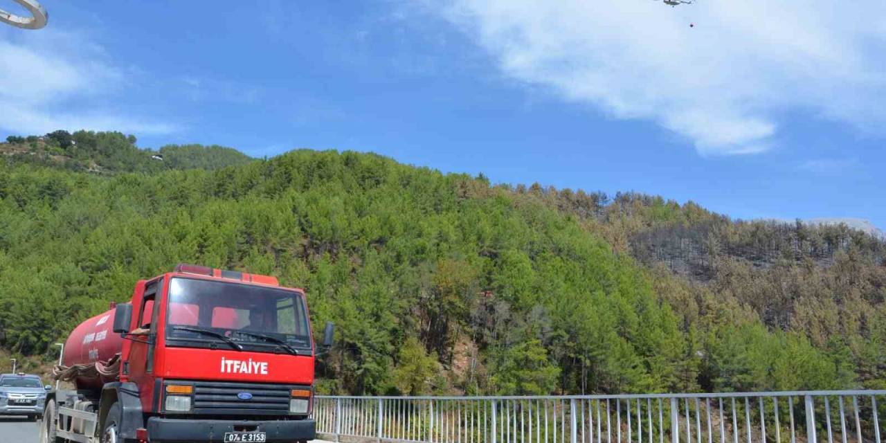 Alanya’da, Büyükşehir Ekipleri Yangın Sonrası Da Sahada