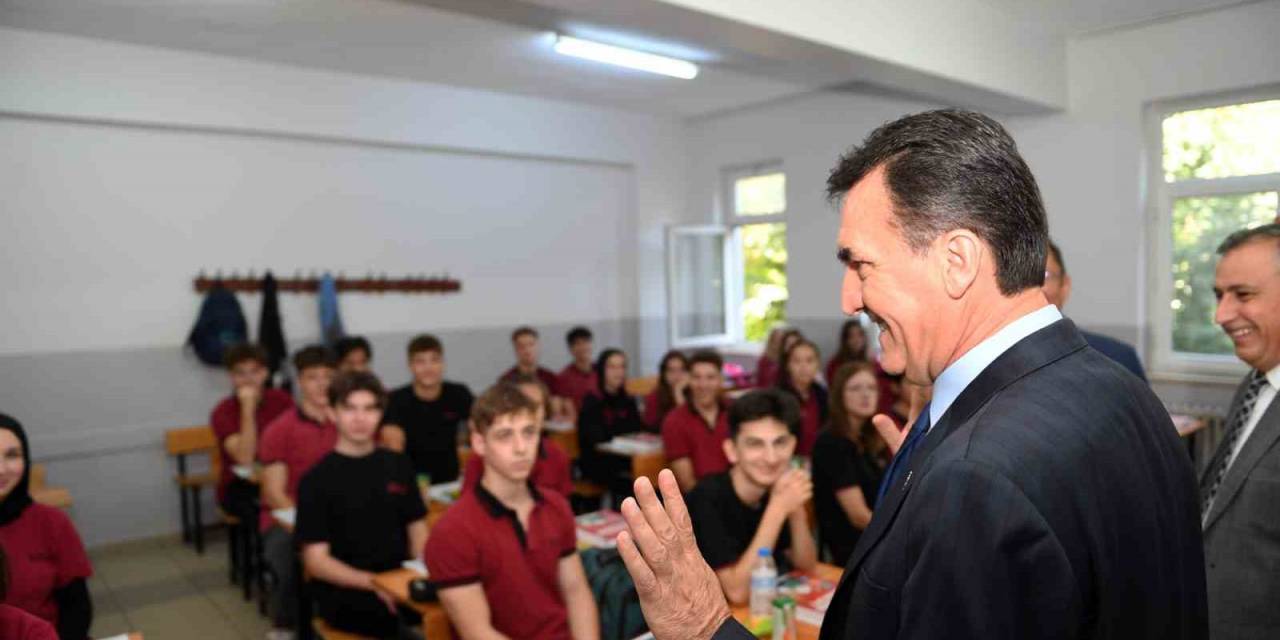 Başkan Dündar, Yeni Haftaya Okulda Başladı