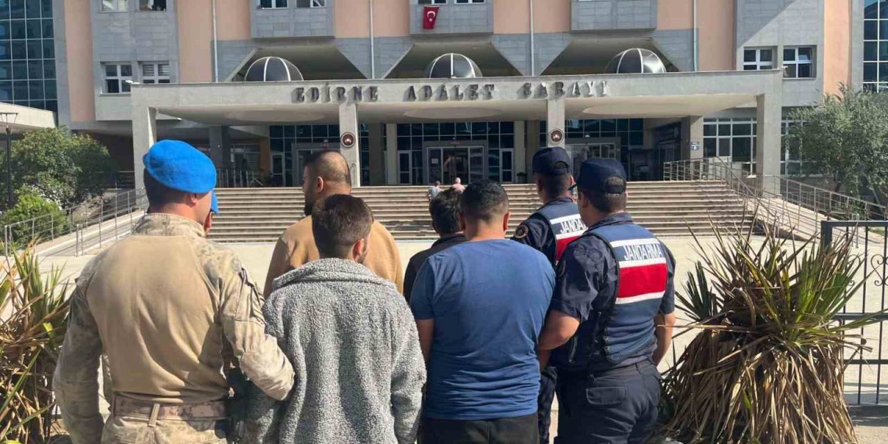 Göçmen Kaçakçılarına Hava Destekli Operasyon: 2 Bin 715 Kaçak Göçmen Yakalandı, 52 Organizatör Tutuklandı