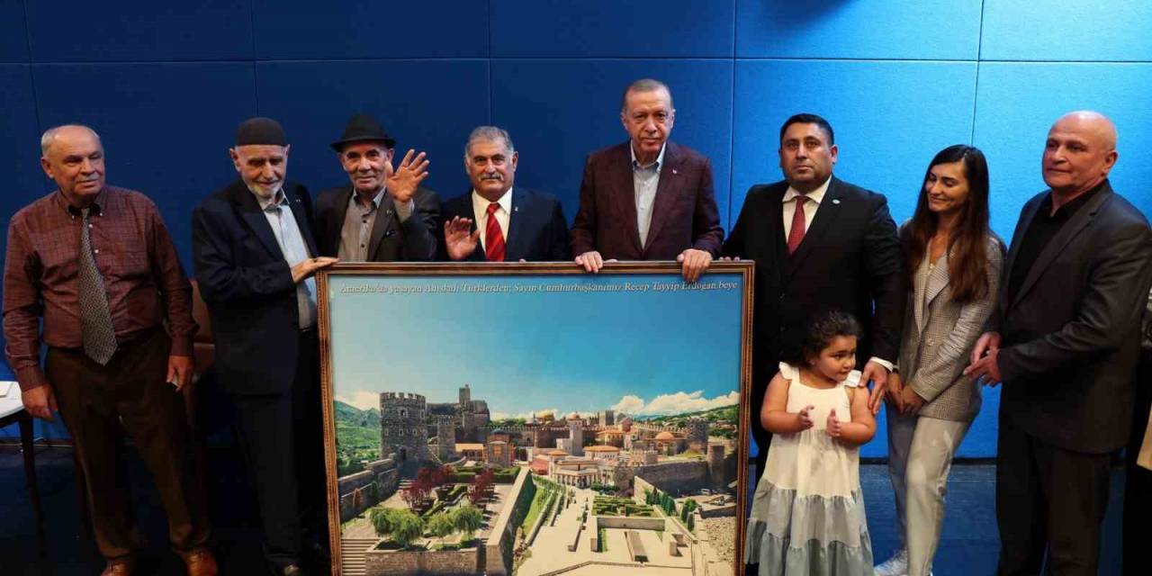 Cumhurbaşkanı Erdoğan, Ahıska Türkleri İle Görüştü