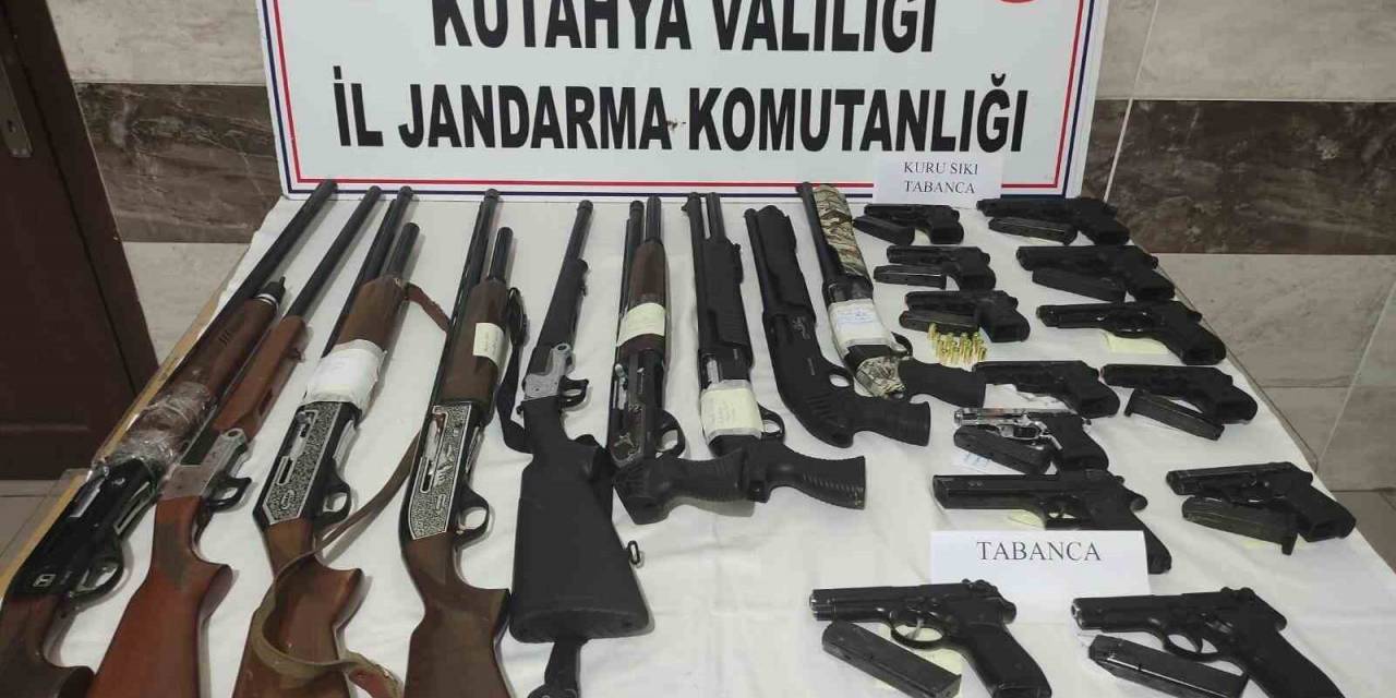 Kütahya’da Köydeki Asker Eğlencesinde Cephanelik Çıktı