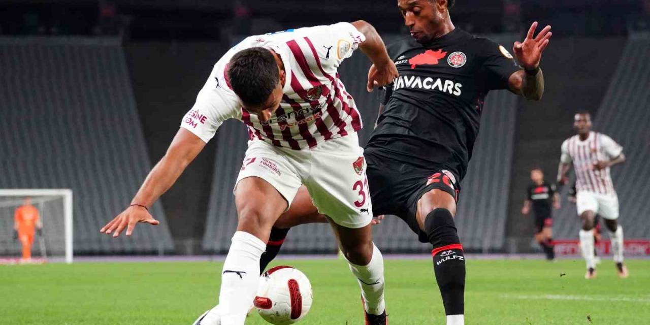 Trendyol Süper Lig: Fatih Karagümrük: 0 - Hatayspor: 0 (İlk Yarı)