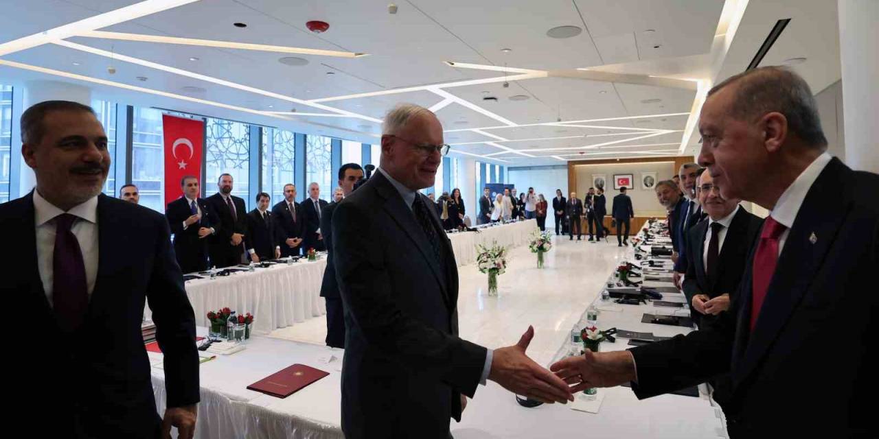 Cumhurbaşkanı Erdoğan, Abd’deki Düşünce Kuruluşu Temsilcileriyle Yuvarlak Masa Toplantısında Bir Araya Geldi