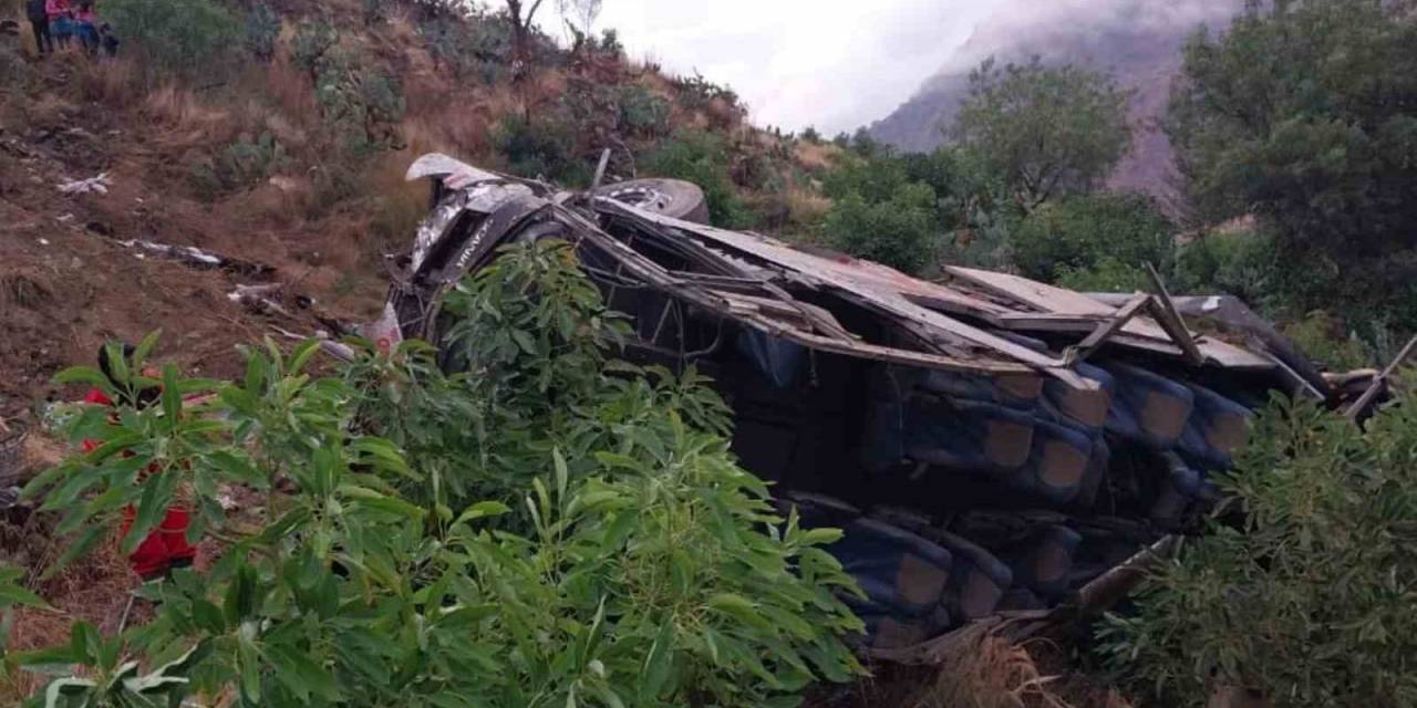 Peru’da Otobüs Uçuruma Yuvarlandı: 24 Ölü, 21 Yaralı