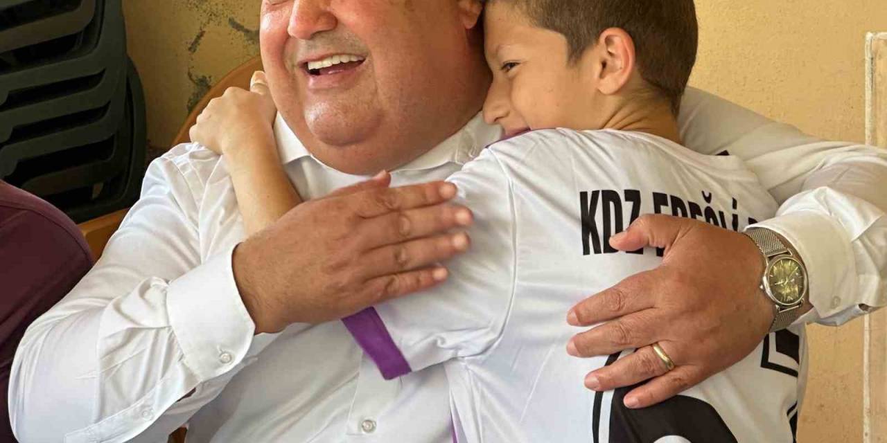 Milletvekili, Şehit Madencinin Oğlunu Maça Götürdü