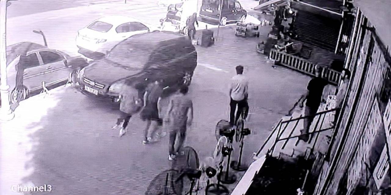 Sultangazi’de Market Çalışanları Hırsızı Peşinden Koşup Yakaladılar: O Anlar Kamerada