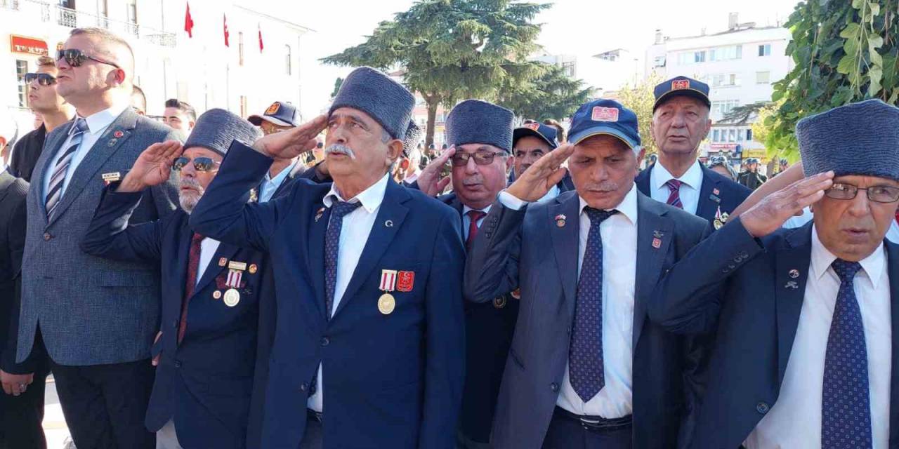 Kahramanlığın Yaşayan Abideleri İçin Tören Düzenlendi