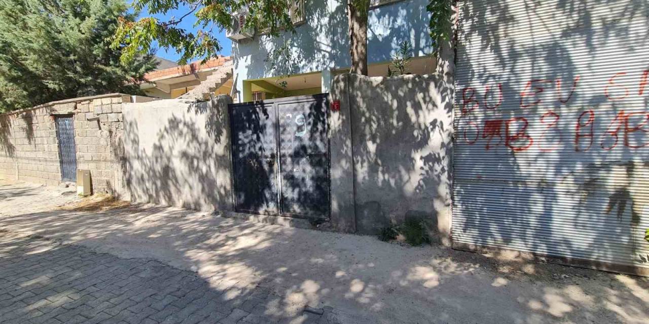 11 Aylık Bebek Babasının Kullandığı Otomobilin Altında Can Verdi
