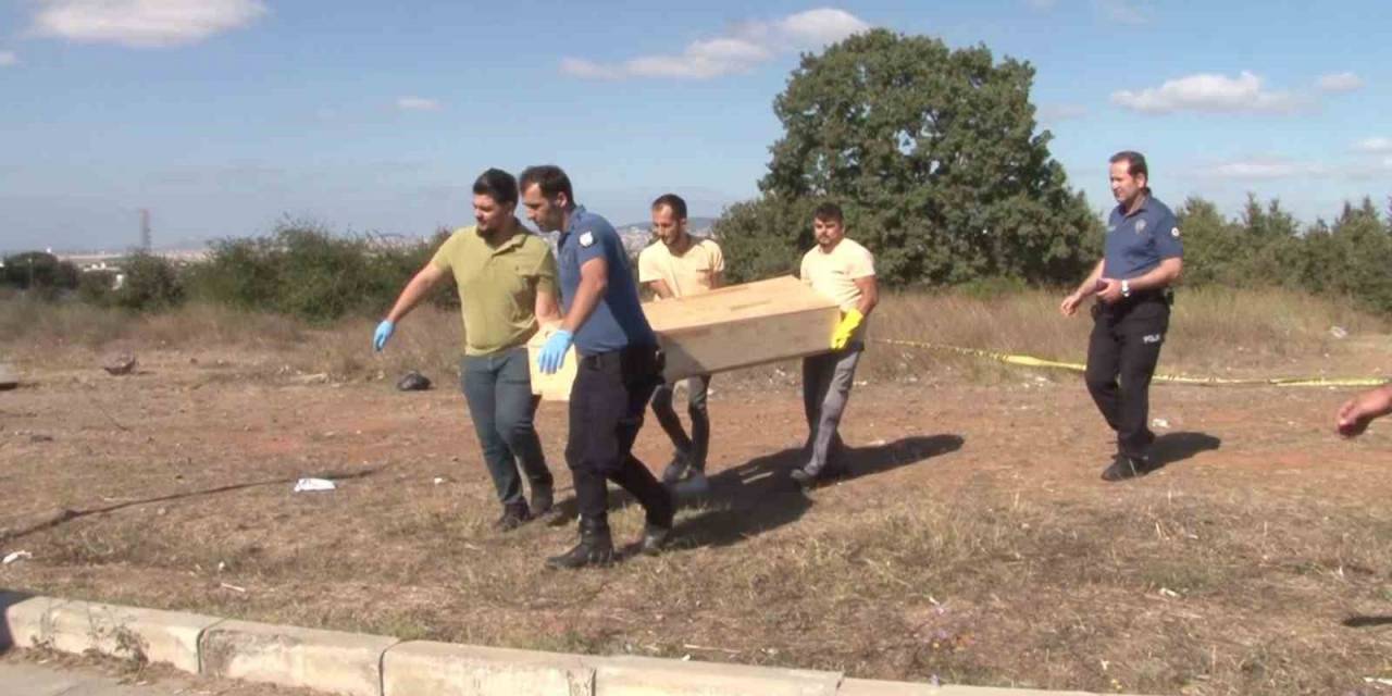 Tuzla’da Cesedi Vatandaşlar Fark Etti