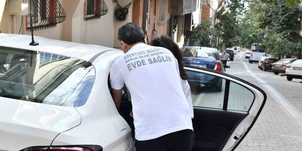 Esenyurt’ta Evde Sağlık Hizmetleri Aralıksız Olarak Devam Ediyor