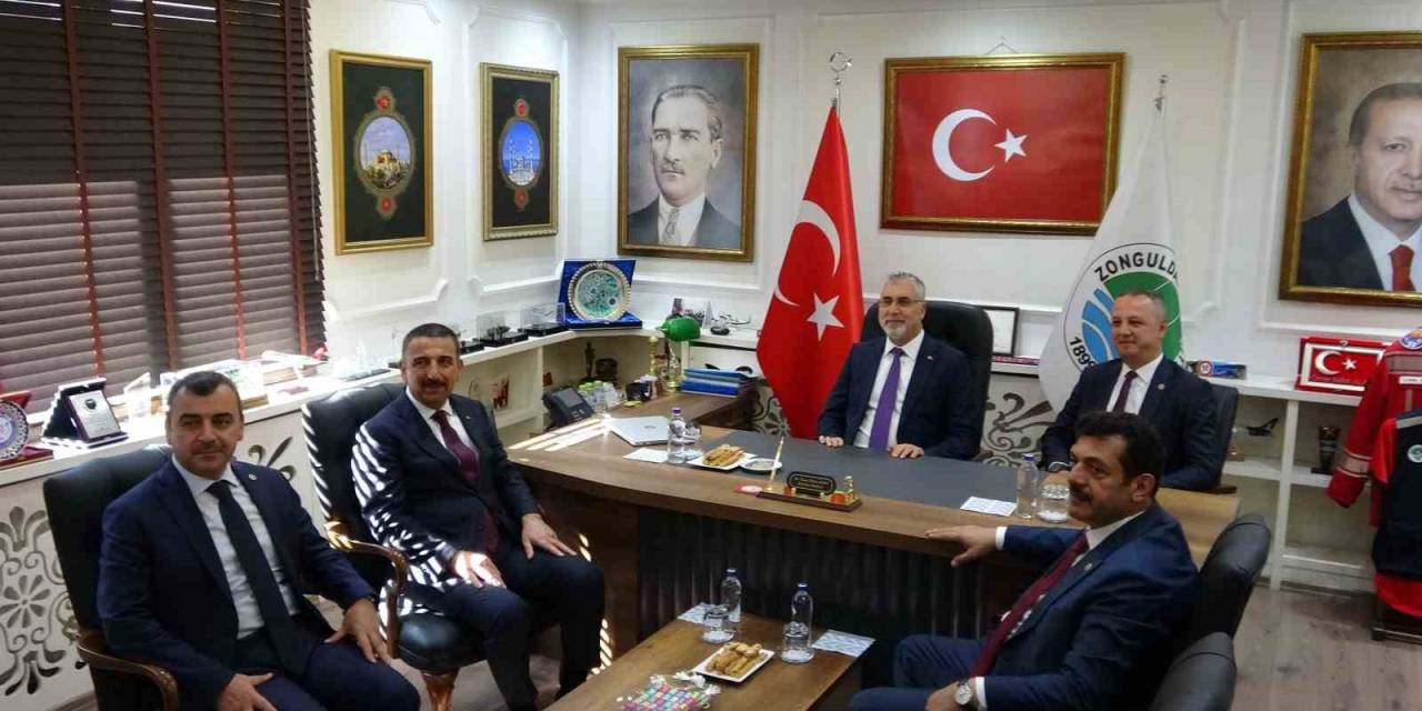 Bakan Işıkhan 2 Bin İşçinin Alınacağı Ttk’yi Ziyaret Etti