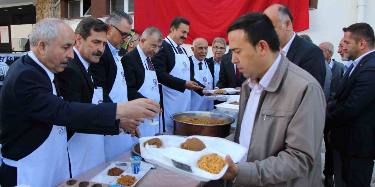 Amasya’da Yöneticilerden Esnaflara Ahi Pilavı