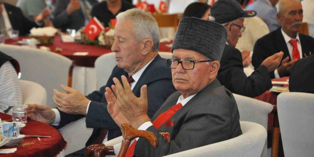 Muğla Valisi Akbıyık Gaziler İle Bir Araya Geldi