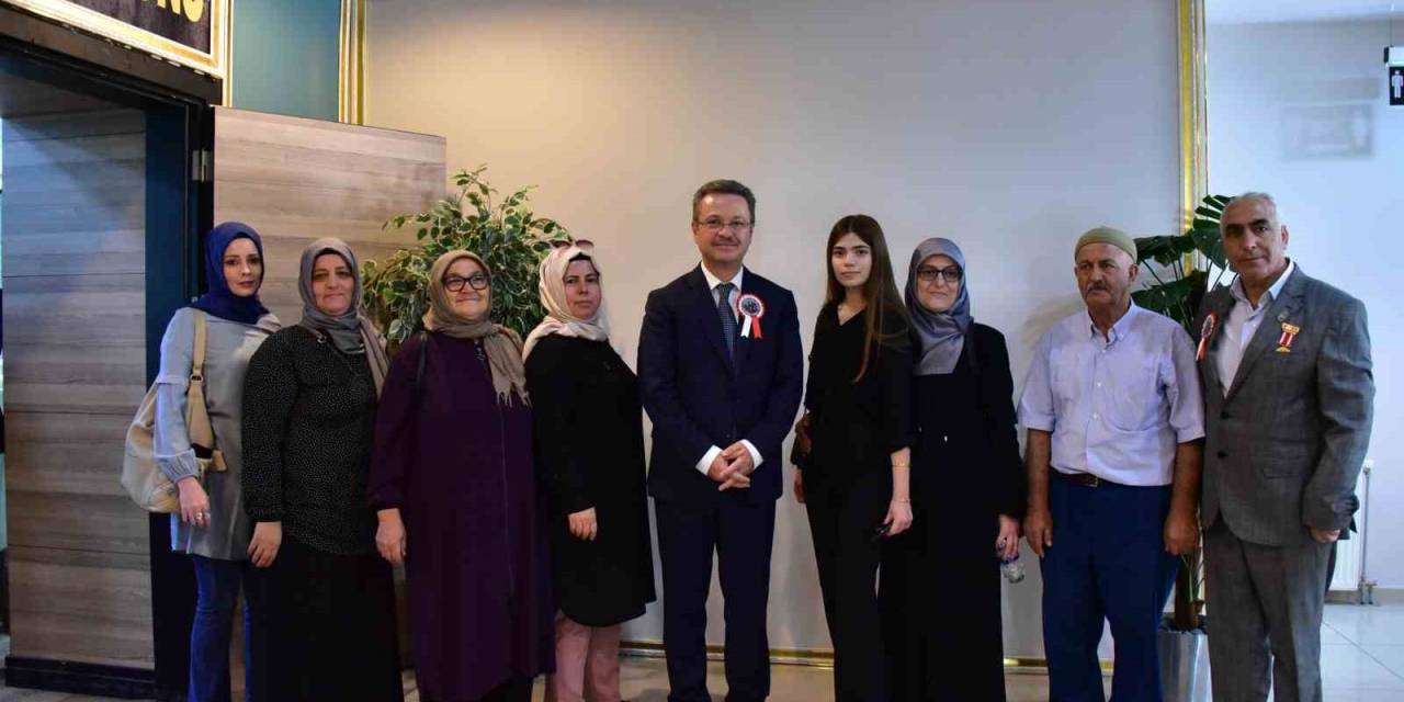 Vali Ünlü’den Gaziler Onuruna Yemek