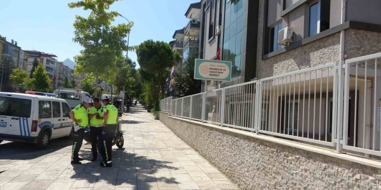 Kontrolden Çıkan Aracın Çarpması Sonucu Ölen Kadının Kimliği Belli Oldu