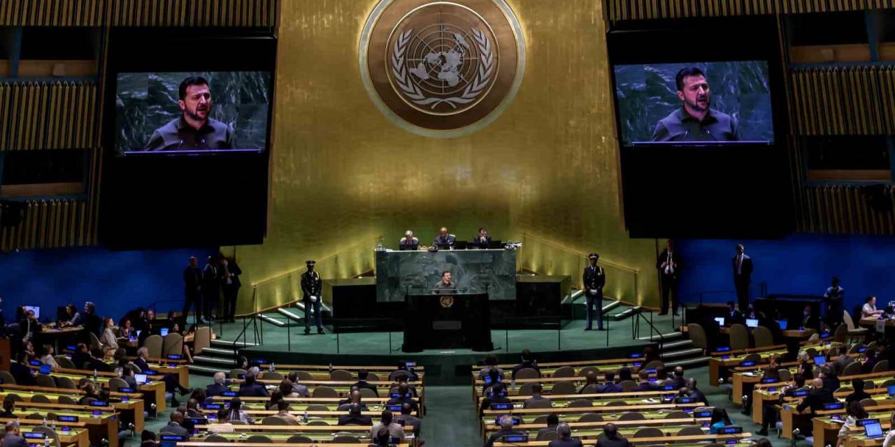 Ukrayna Devlet Başkanı Zelenskiy: “(Rusya’nın Nükleer Silahları) Teröristlerin Nükleer Silahlara Sahip Olma Hakkı Olamaz”