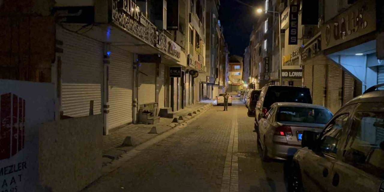 Zeytinburnu’nda Mağazaya Silahlı Saldırı: 1 Ölü, 1 Yaralı