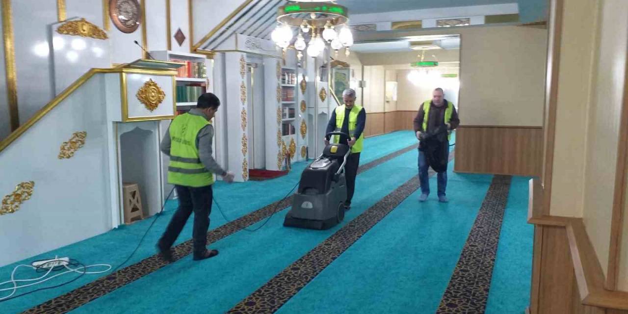 İpekyolu’nda İbadethanelere Kesintisiz Hizmet