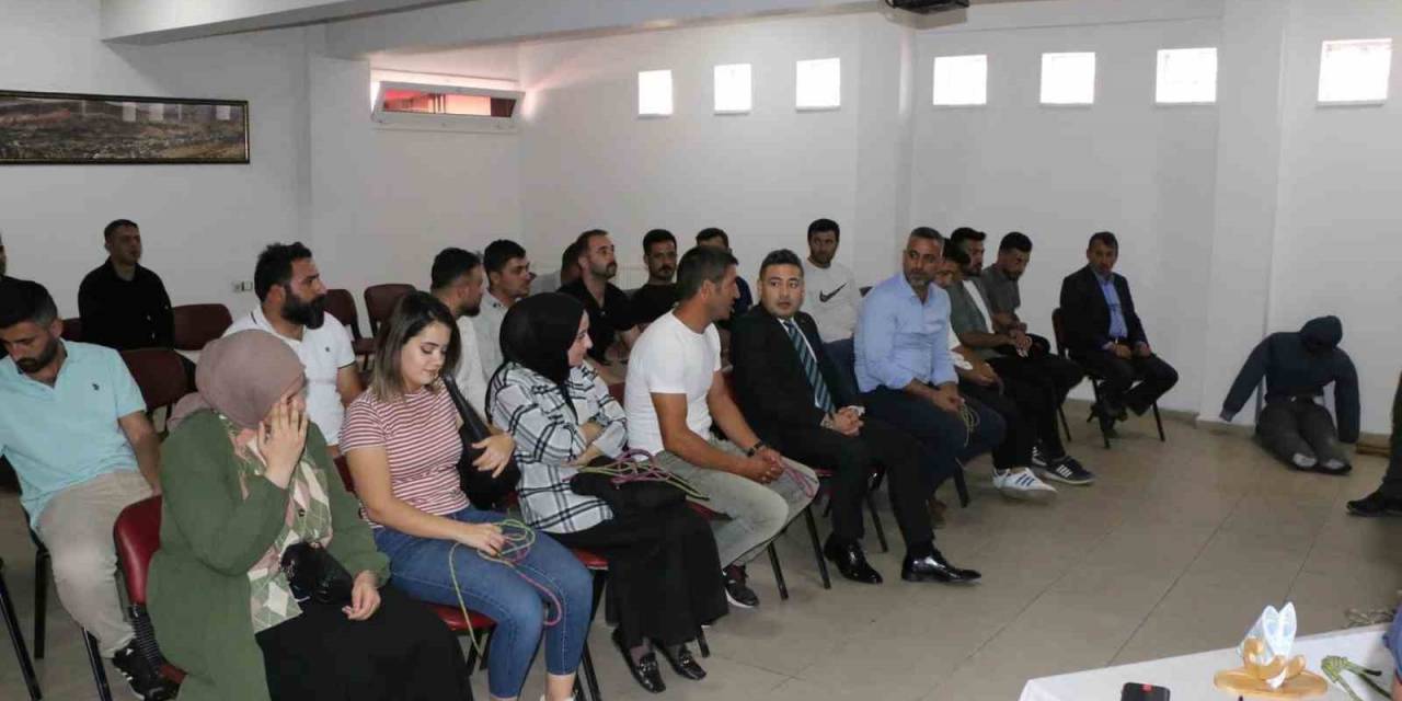 Kaymakam Özçelik, Arama Kurtarma Eğitimi Alan Gönüllüleri Ziyaret Etti