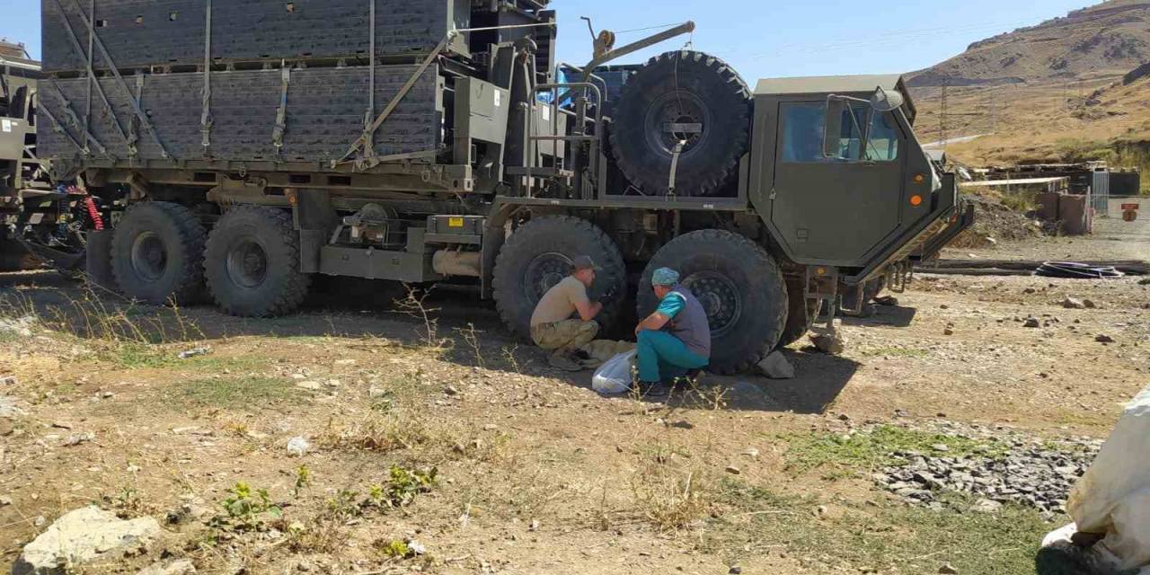 Belediye Ekipleri Sahra Hastanesinde Can Dostları Sağlık Taramasında Geçirdi