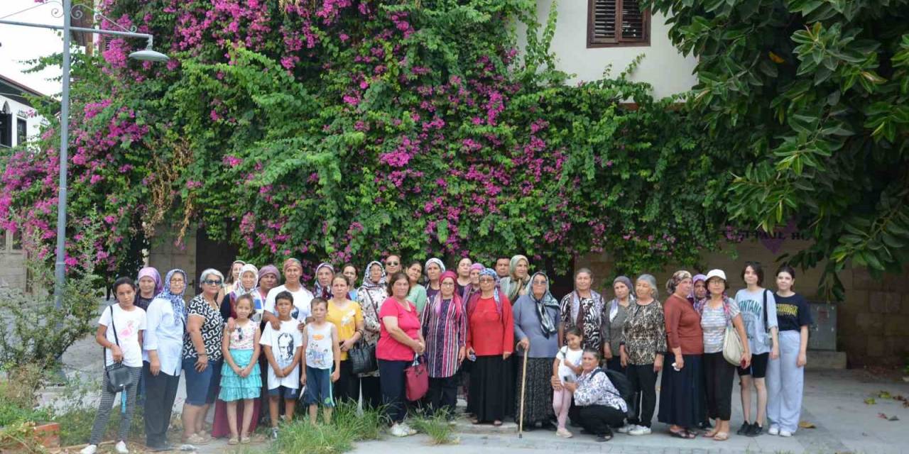 Çukurbağ Köyü Kadınları Tarsus’un Tarihi Mekanlarını Gezdi