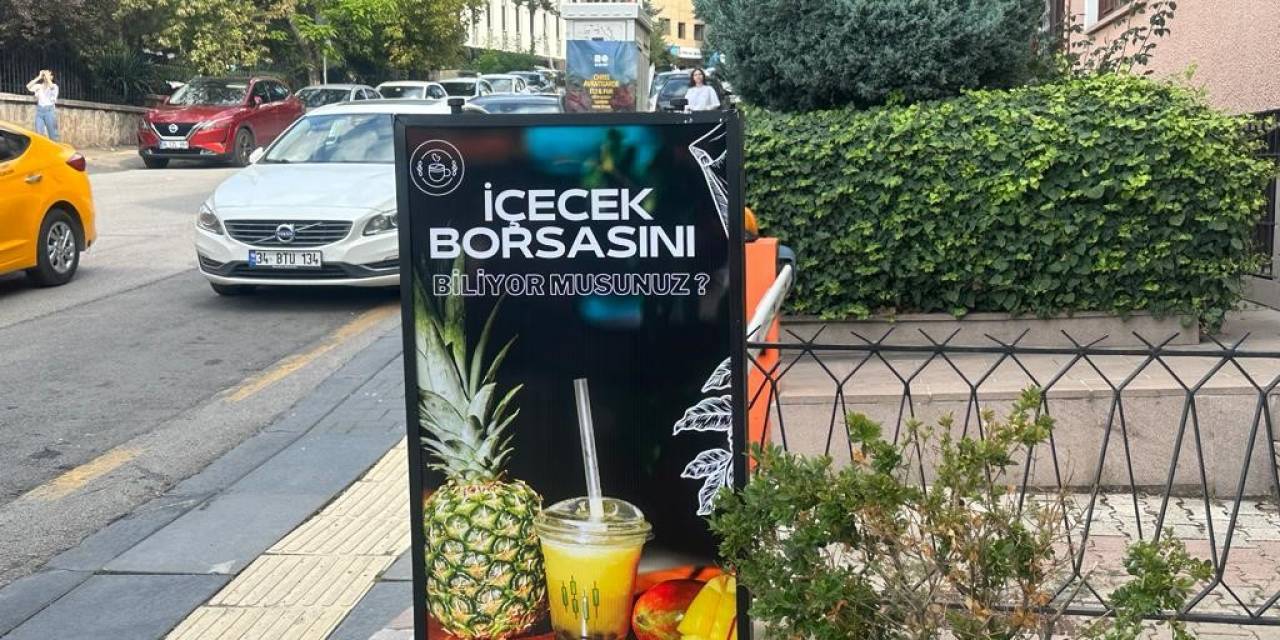 Bu Kafede Fiyatları Gelen Müşteriler Belirliyor