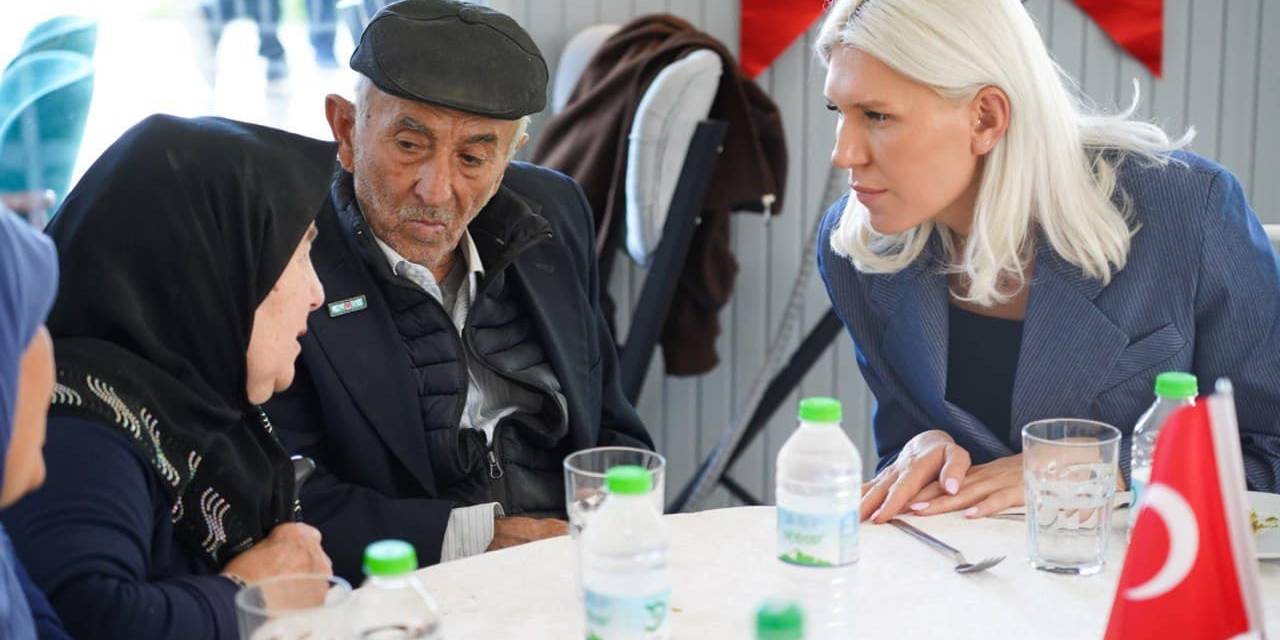 Gazi Ve Şehit Yakınları Verilen Yemek İle Bir Araya Geldi