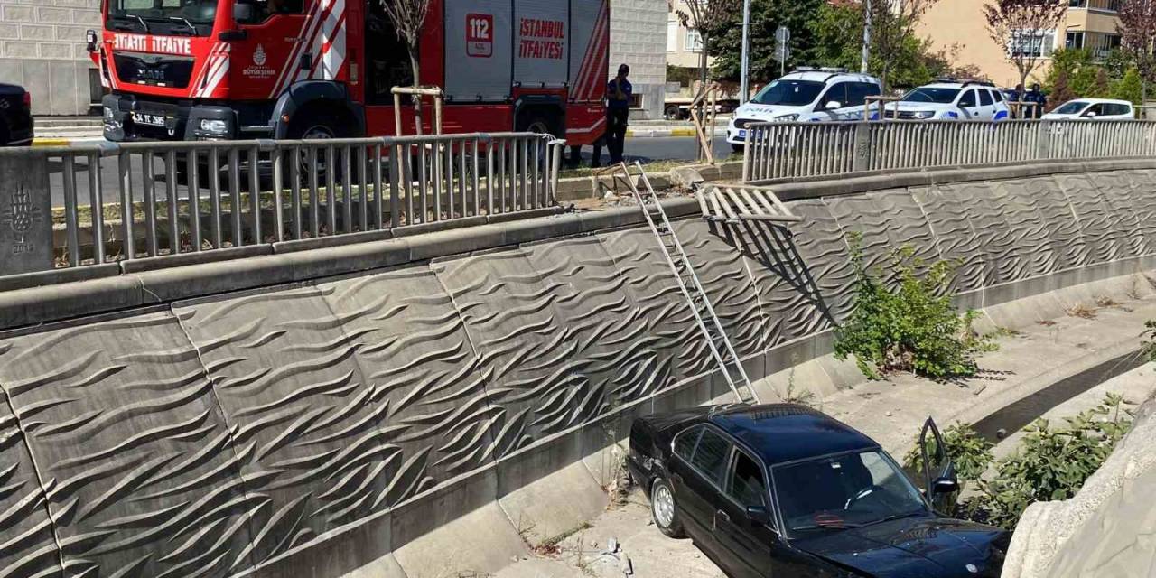 Sultanbeyli’de Ehliyetsiz Sürücü Kanala Uçtu