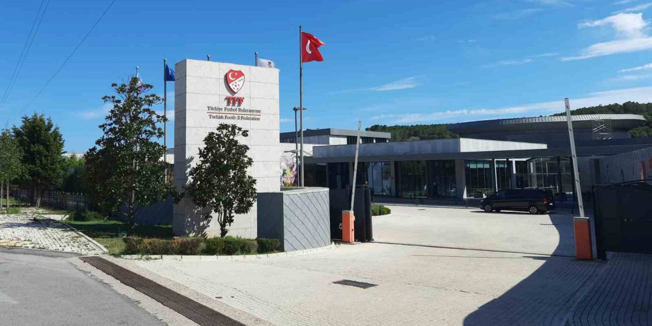 Tff Yönetimi İle Stefan Kuntz Arasındaki Toplantı Başladı