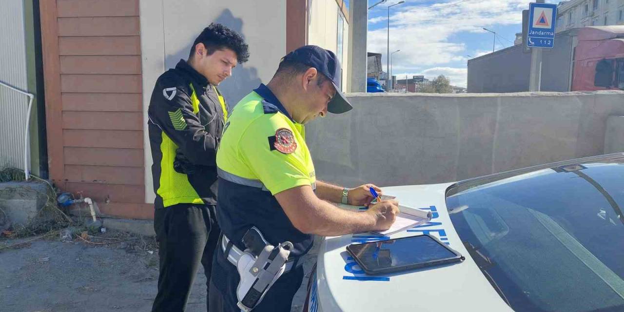 Yeni Aldığı Motosikletine Plaka Taktırmayınca Aracı Trafikten Men Edildi, Evine Taksiyle Döndü