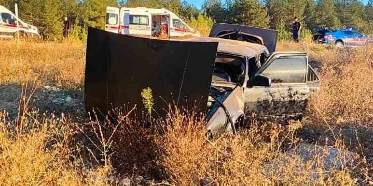 Otomobil Karşı Şeride Geçip Tarlaya Uçtu: 1 Yaralı
