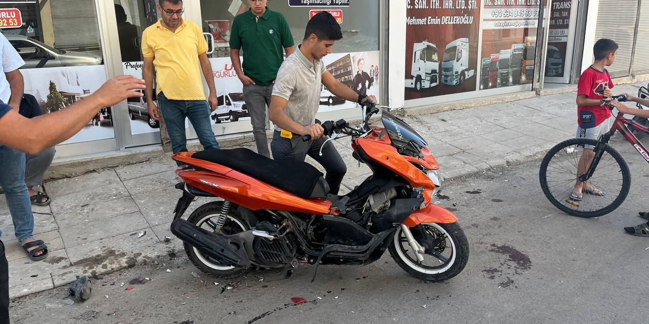 Kilis’te İki Motosikletin Karıştığı Kazada 3 Kişi Yaralandı