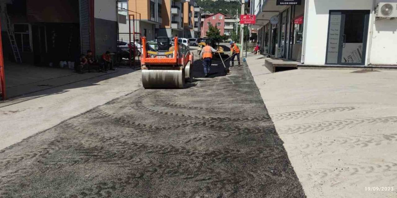 Murat Taşer Sokağa 100 Ton Asfalt
