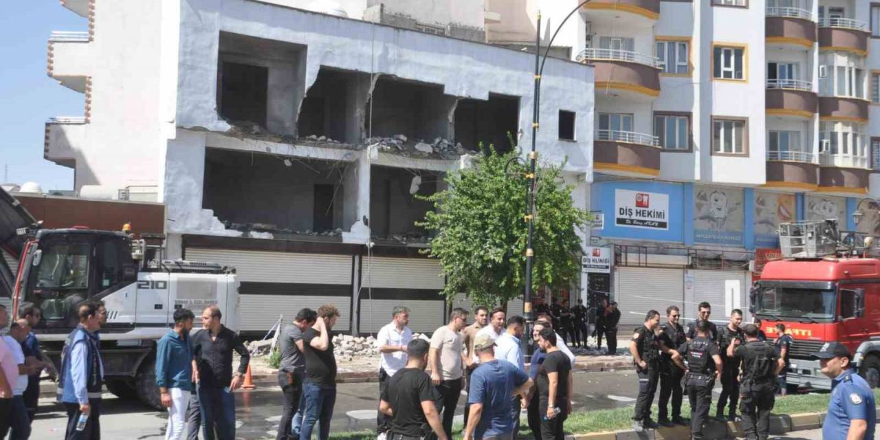Cizre’de Kaçak Yapı Yıkımı Gerginliği
