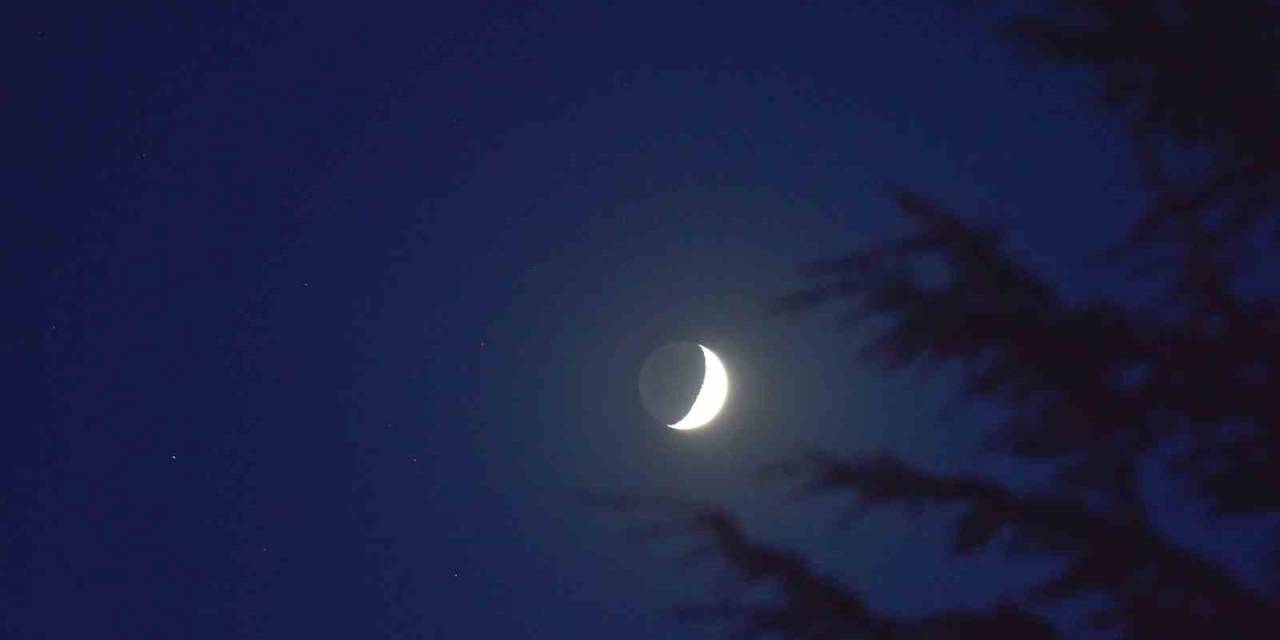 Ahlat’ta ‘Yeni Ay’ Hayran Bıraktı