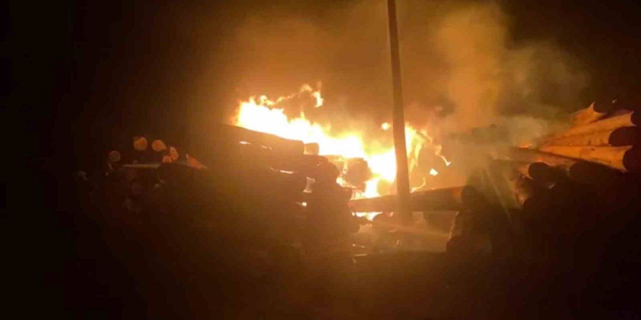 Erzincan Keresteciler Sitesinde Çıkan Yangın Söndürüldü