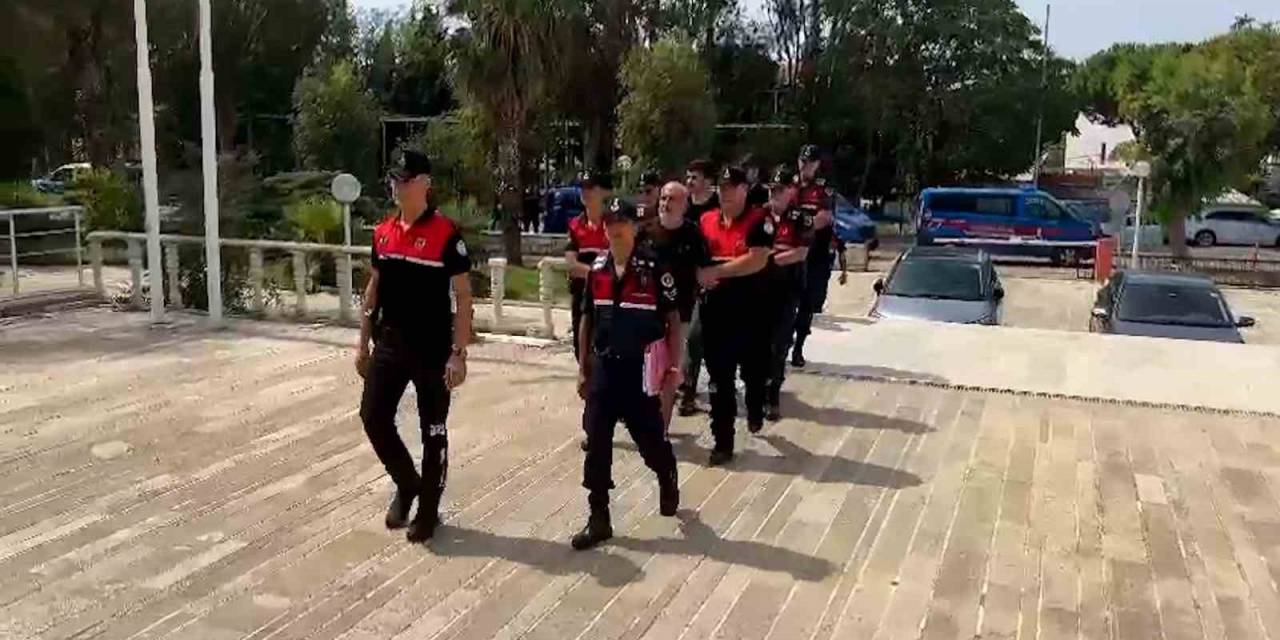 Foça‘Da Ticari Taksiyle Göçmen Kaçakçılığında 13 Tutuklama