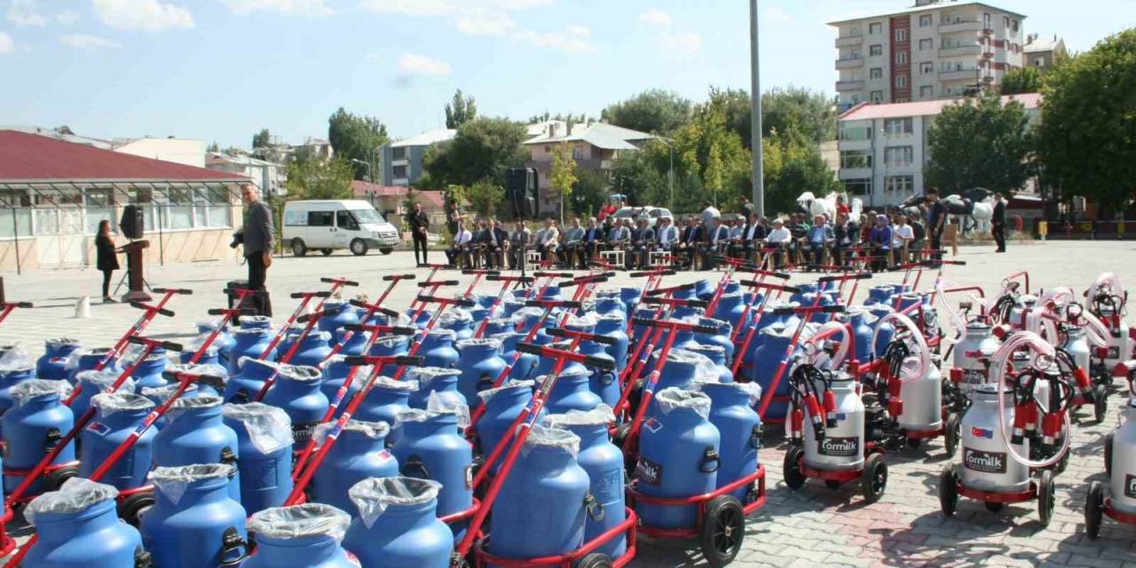 Bulanıklı Çiftçilere Ekipman Desteği Sağlandı