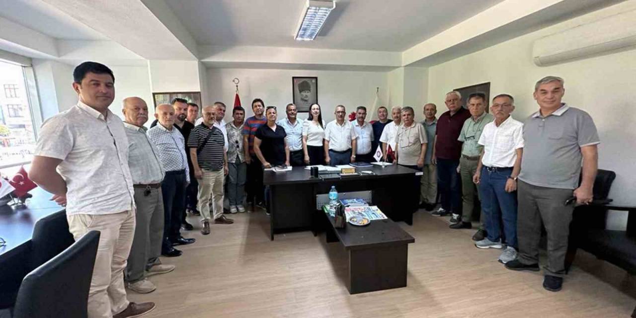 Muğla Muhtarlar Federasyonu Başkanı Akay’a Güven Oyu