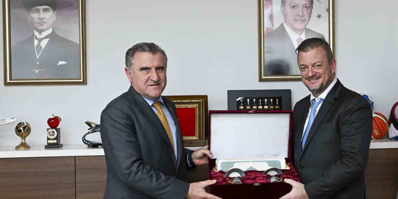 Bakan Bak, Uluslararası Paralimpik Komitesi Başkanı Parsons İle Görüştü