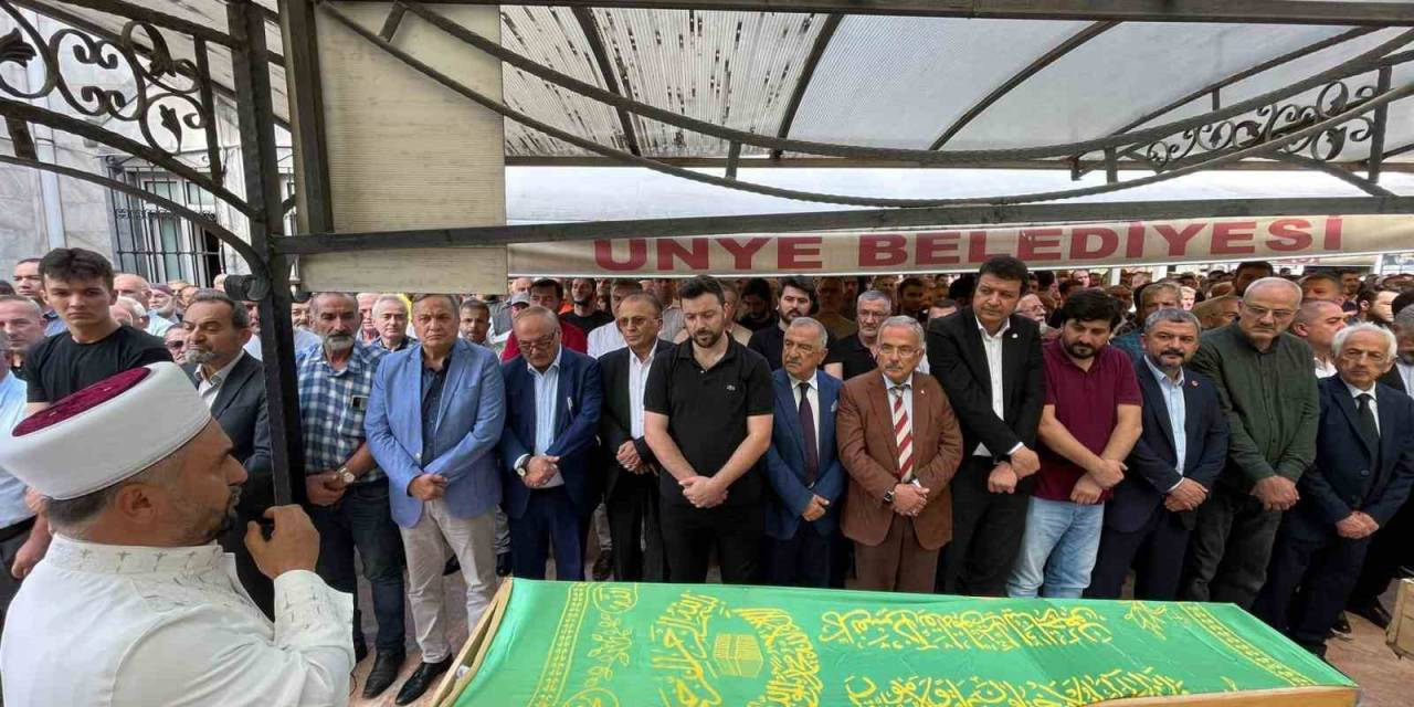 Eski Ünye Belediye Başkanı Türk, Son Yolculuğuna Uğurlandı