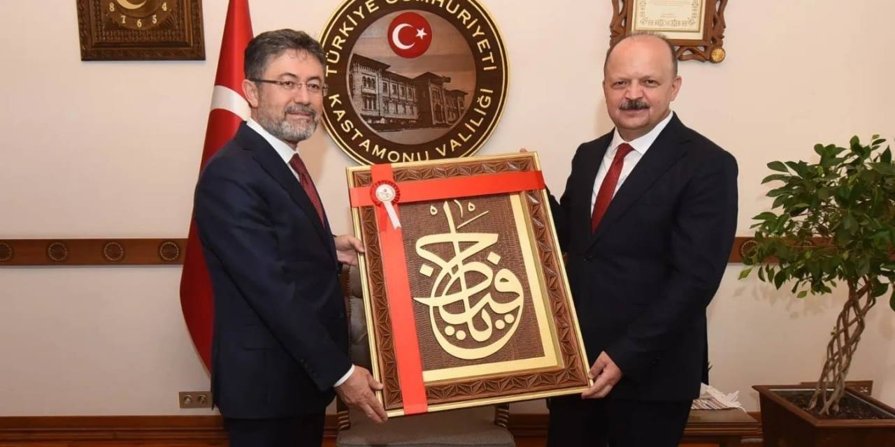 Bakan Yumaklı, Kastamonu’da Ziyaretlerde Bulundu